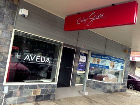 Illusions Hairs Design - Adelaide Hairdresser 0