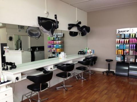 Carolyn Hair Fashions - Adelaide Hairdresser 1