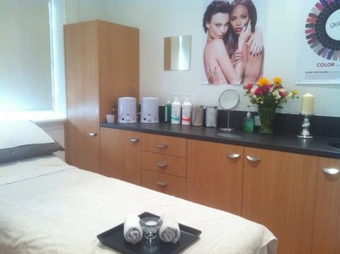 Illuminati Hair & Beauty - Adelaide Hairdresser 1