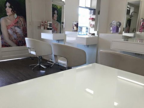 Chipper's Hair - Adelaide Hairdresser 0