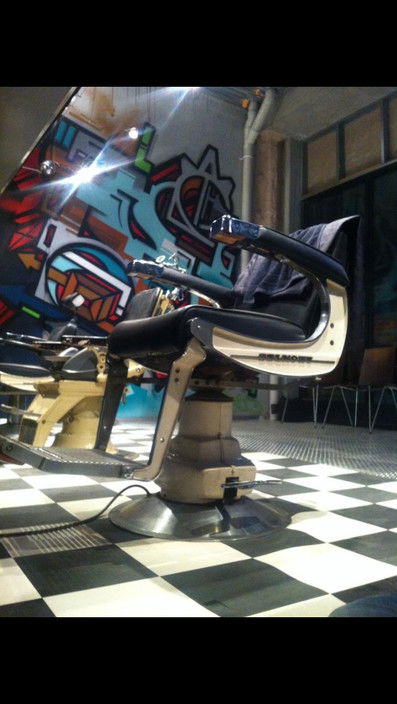 Mensroom Barbers Docklands - Adelaide Hairdresser 4