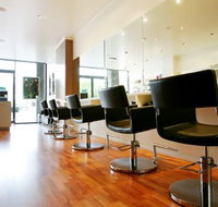Unique Hair Resort