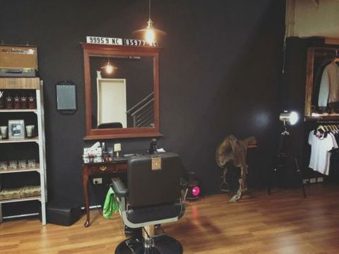 Bayside Barber Shop & Shaving Parlour - Adelaide Hairdresser 3